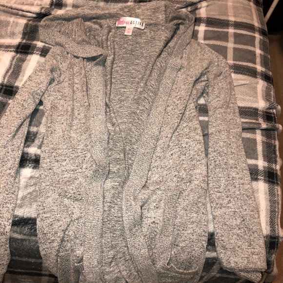 Cover up - Picture 2 of 3